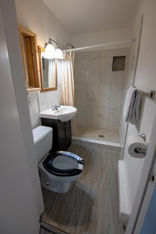 Motel Fleur De Lys Мейгог Экстерьер фото