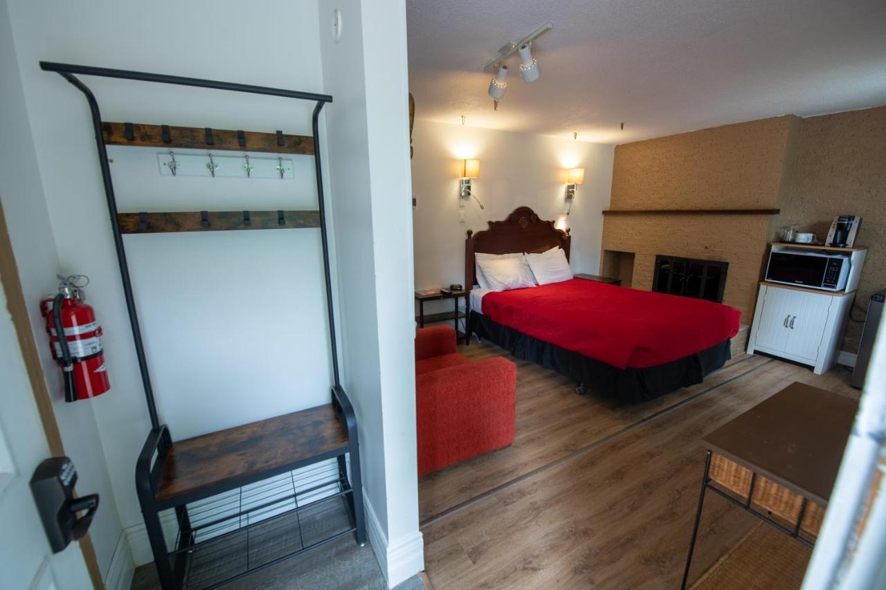 Motel Fleur De Lys Мейгог Экстерьер фото