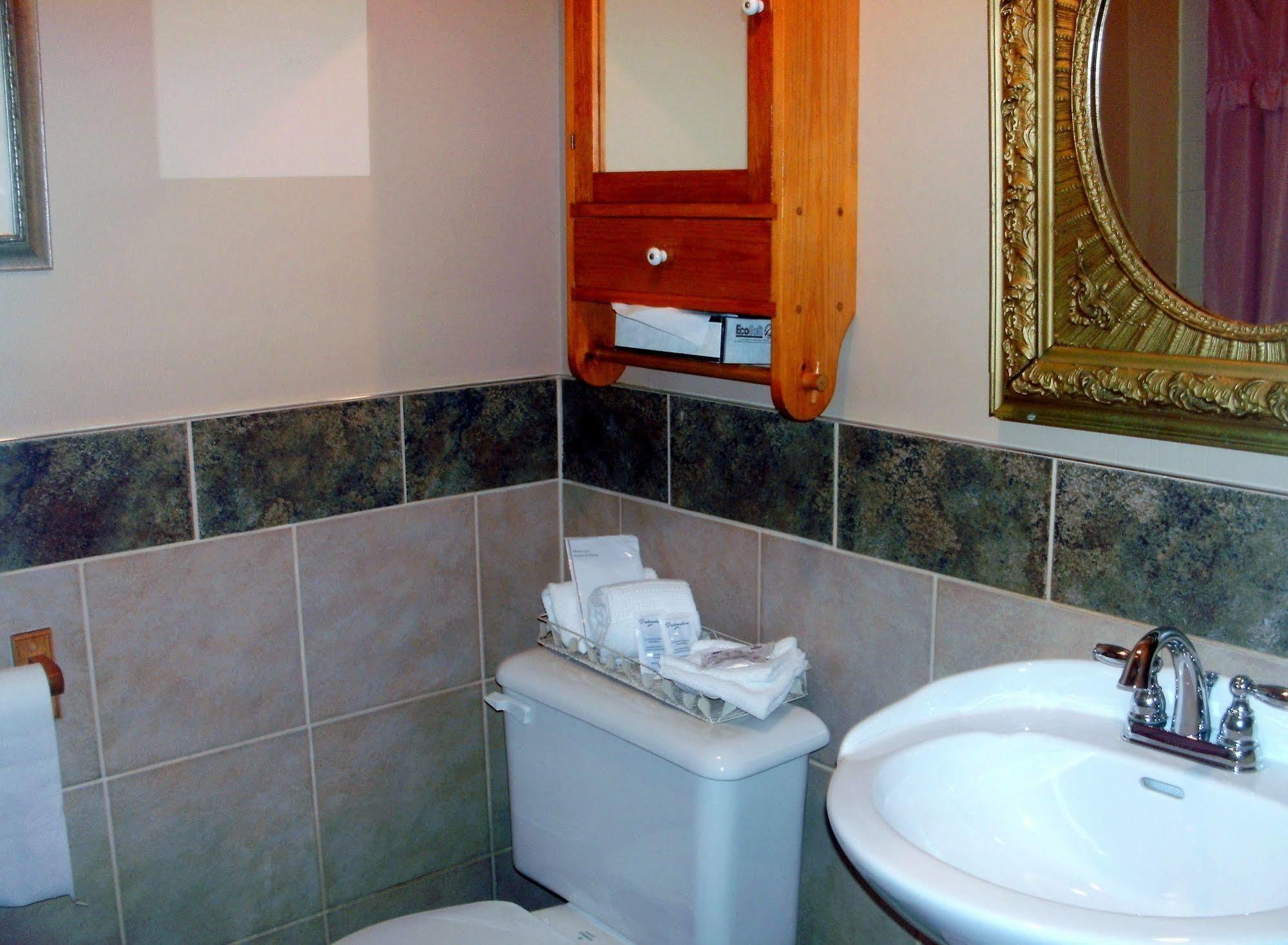Motel Fleur De Lys Мейгог Экстерьер фото