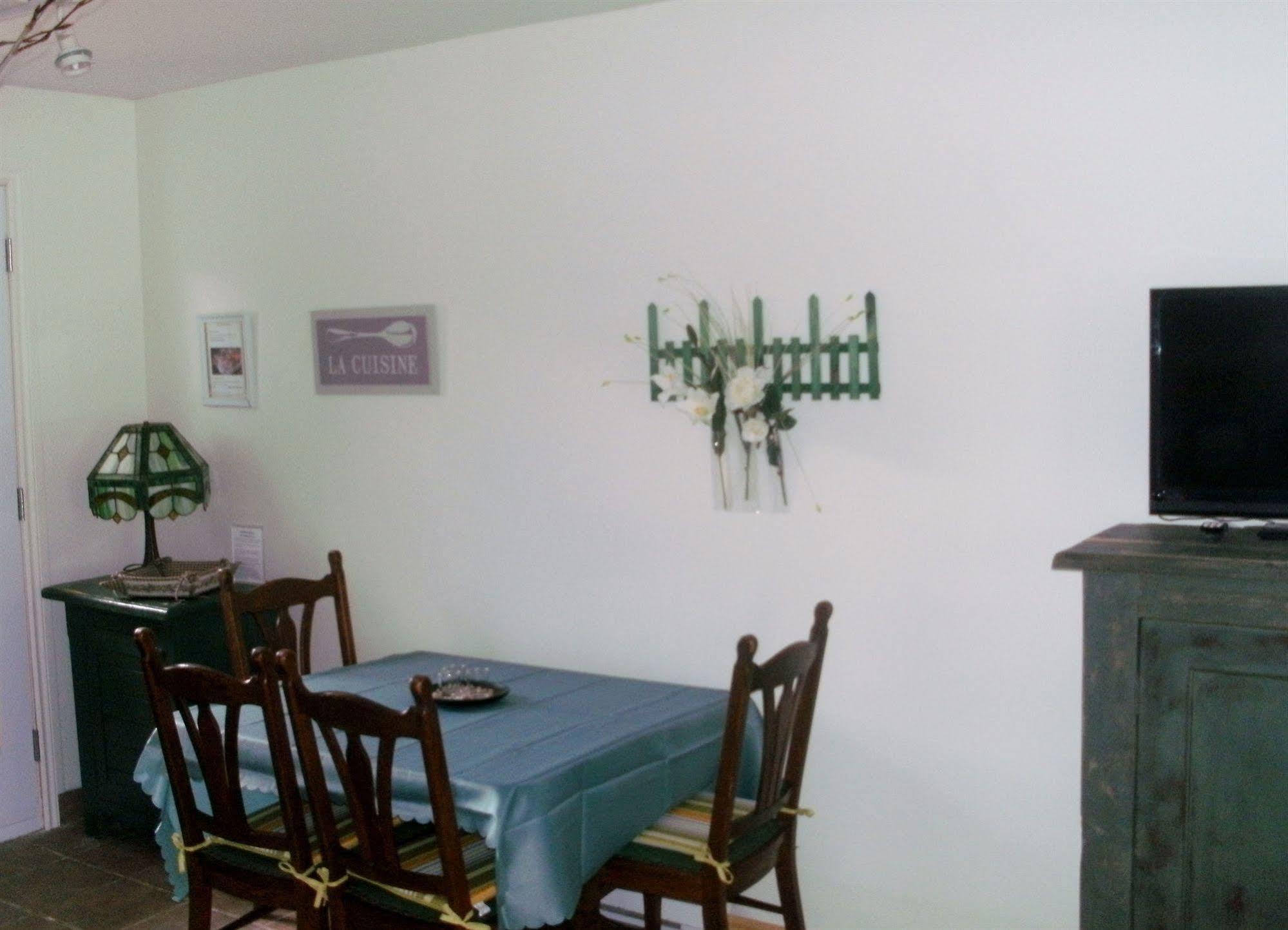 Motel Fleur De Lys Мейгог Экстерьер фото